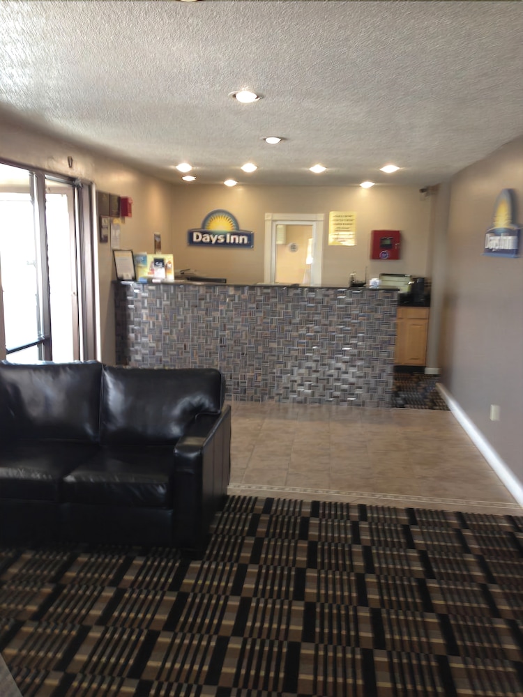 Pet Friendly Days Inn Cloverdale, Greencastle in Cloverdale, Indiana