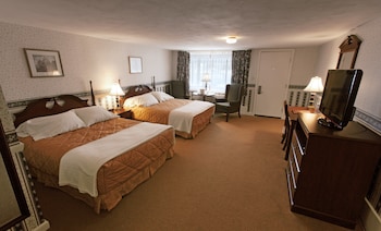 Pet Friendly Coachman Inn in Kittery, Maine