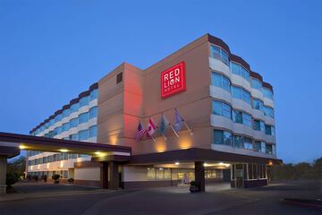 Pet Friendly Red Lion Hotel Seattle Airport Sea-Tac in Seattle, Washington