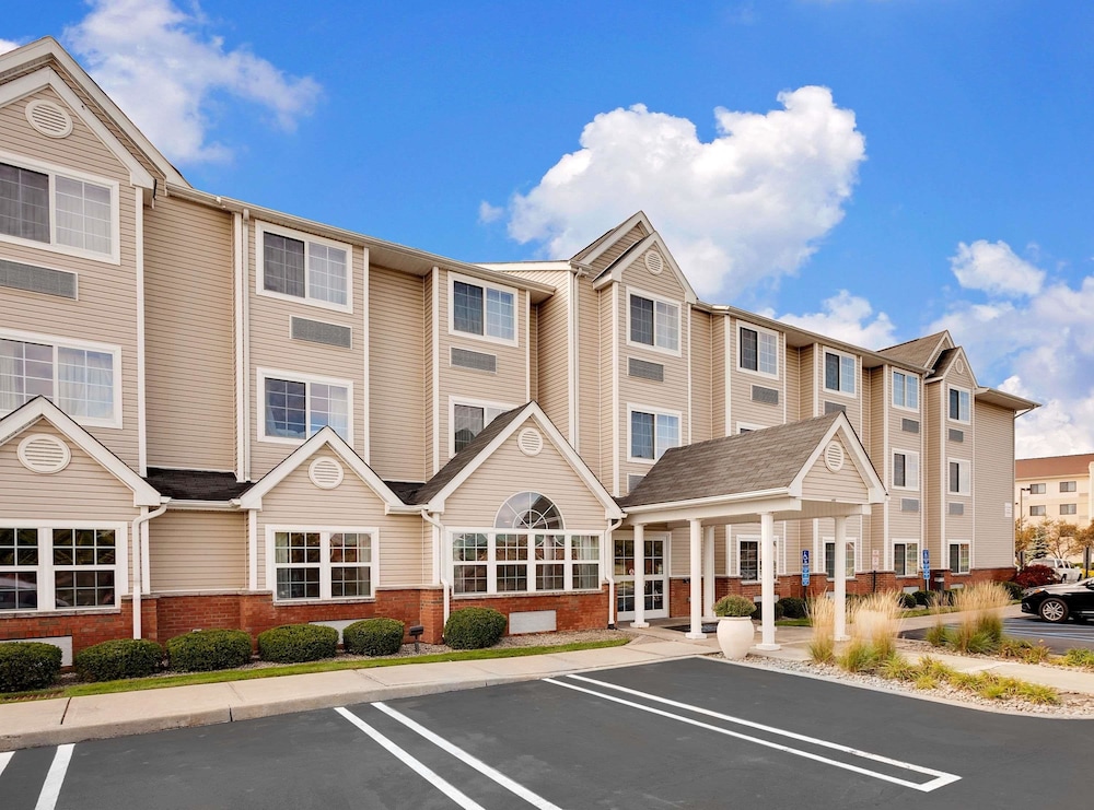 Pet Friendly Microtel Inn And Suites Middletown in Middletown, New York