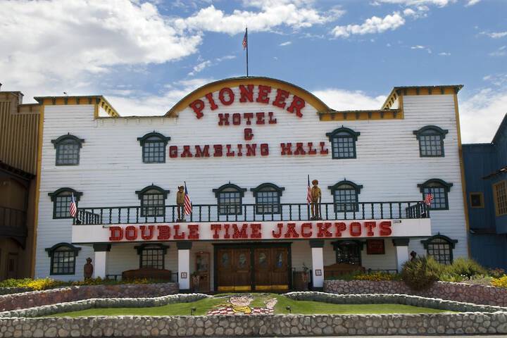 Pet Friendly The New Pioneer Hotel and Casinio in Laughlin, Nevada