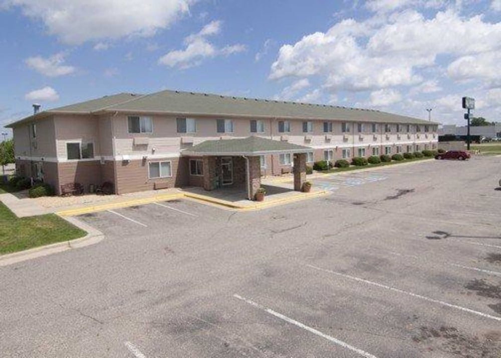 Pet Friendly Quality Inn & Suites in Mankato, Minnesota