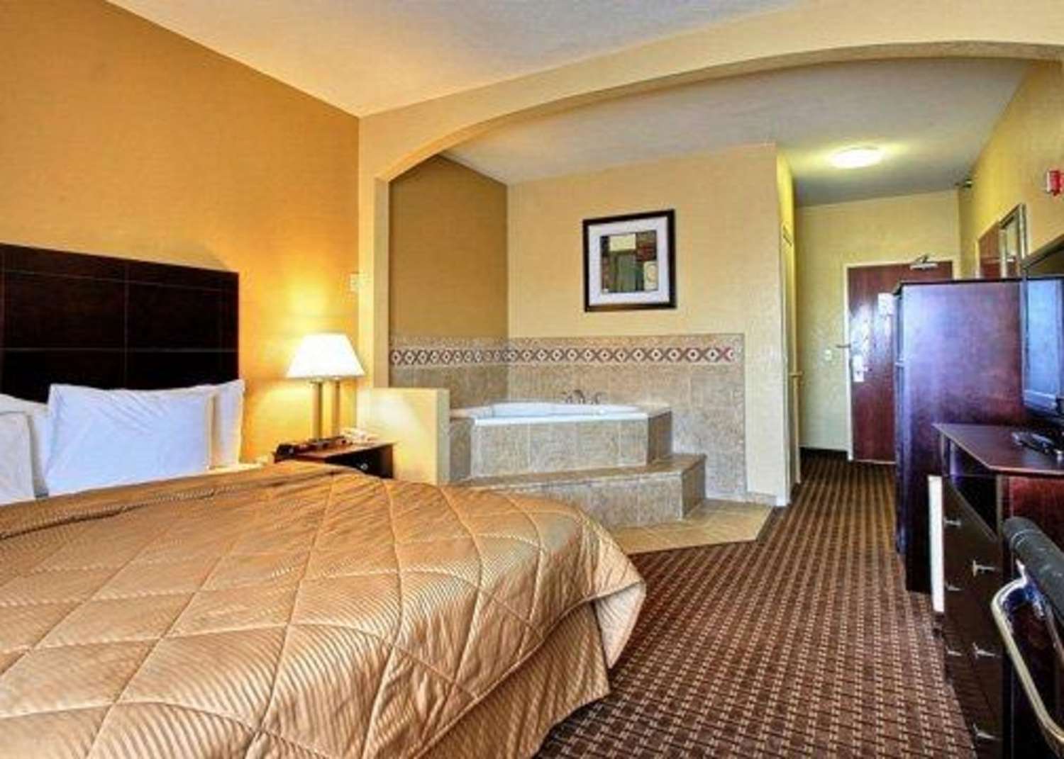 Pet Friendly Quality Inn in Des Moines, Iowa