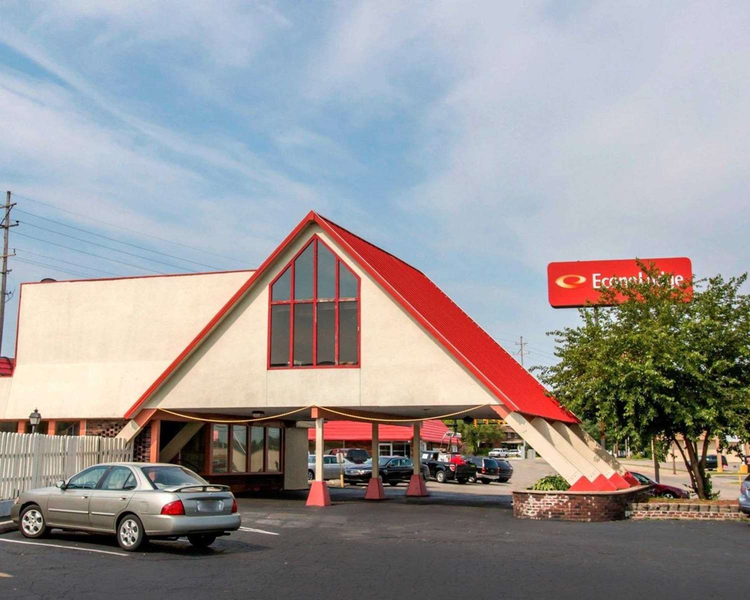 Pet Friendly Econo Lodge in Battle Creek, Michigan