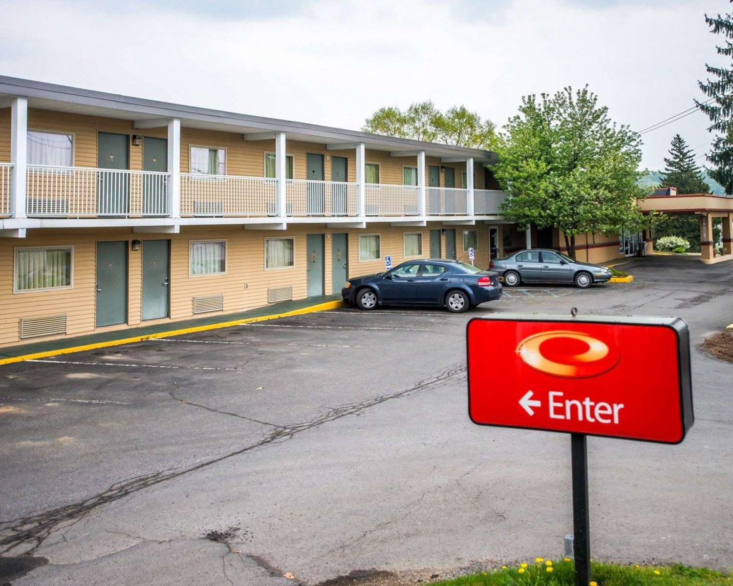 Pet Friendly Econo Lodge Inn & Suites Shamokin Dam - Selinsgrove in Shamokin Dam, Pennsylvania