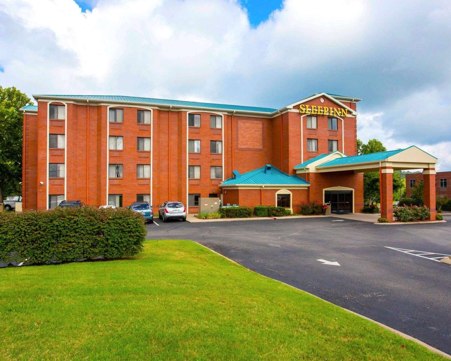 Pet Friendly Sleep Inn Brentwood - Nashville - Cool Springs in Brentwood, Tennessee