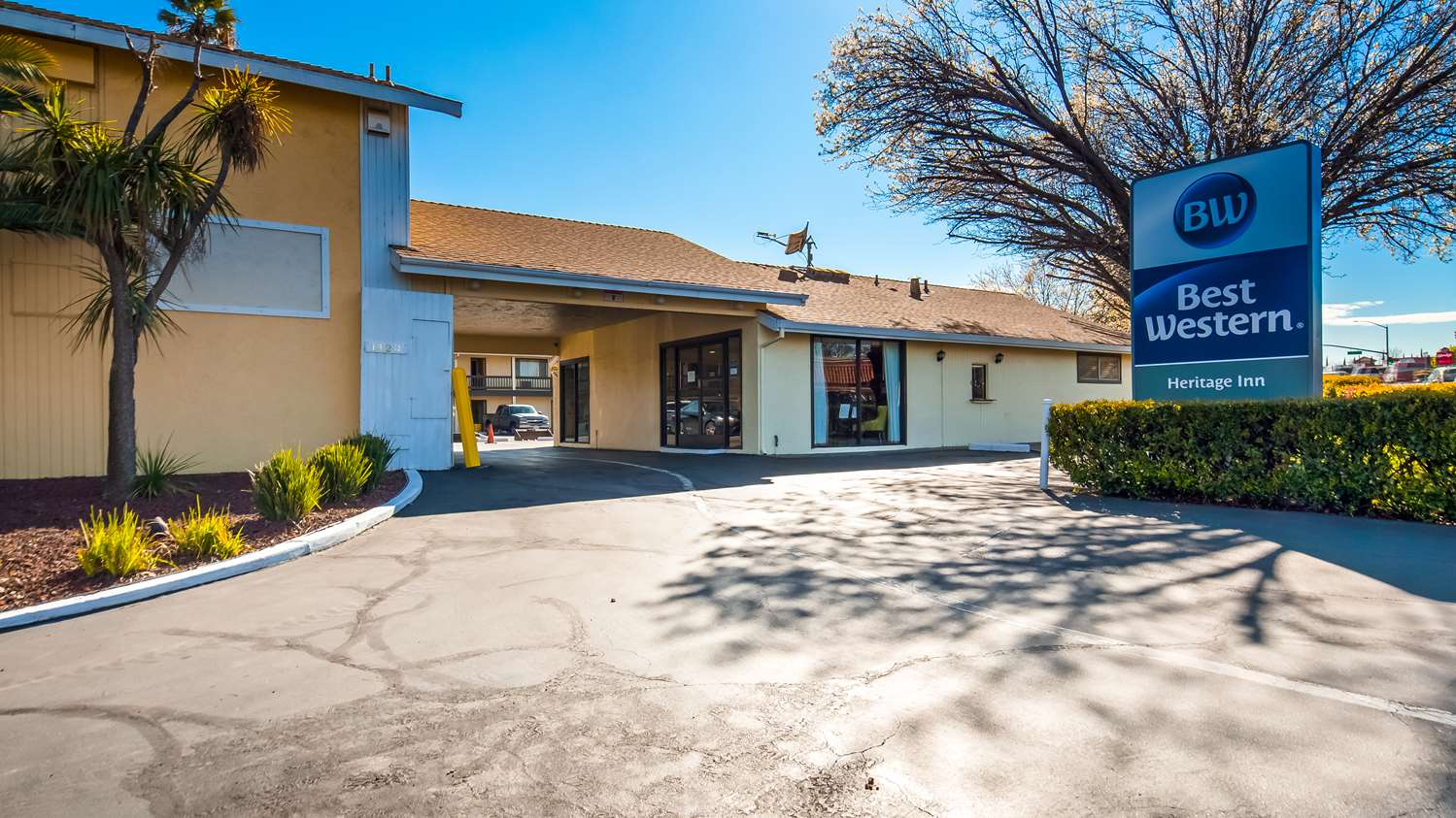 Pet Friendly Best Western Heritage Inn in Vacaville, California