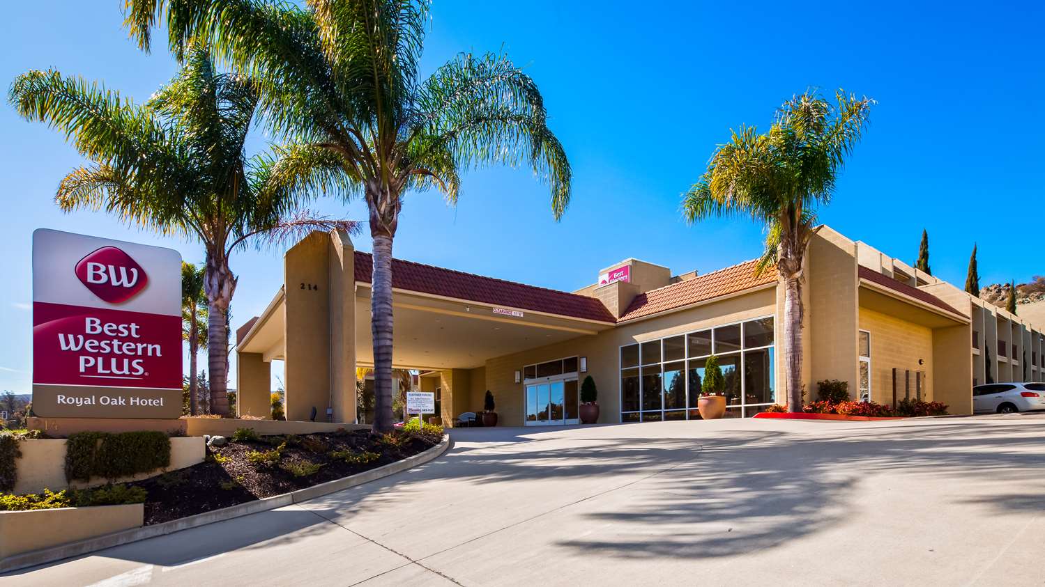 Pet Friendly Best Western Plus Royal Oak Hotel in San Luis Obispo, California