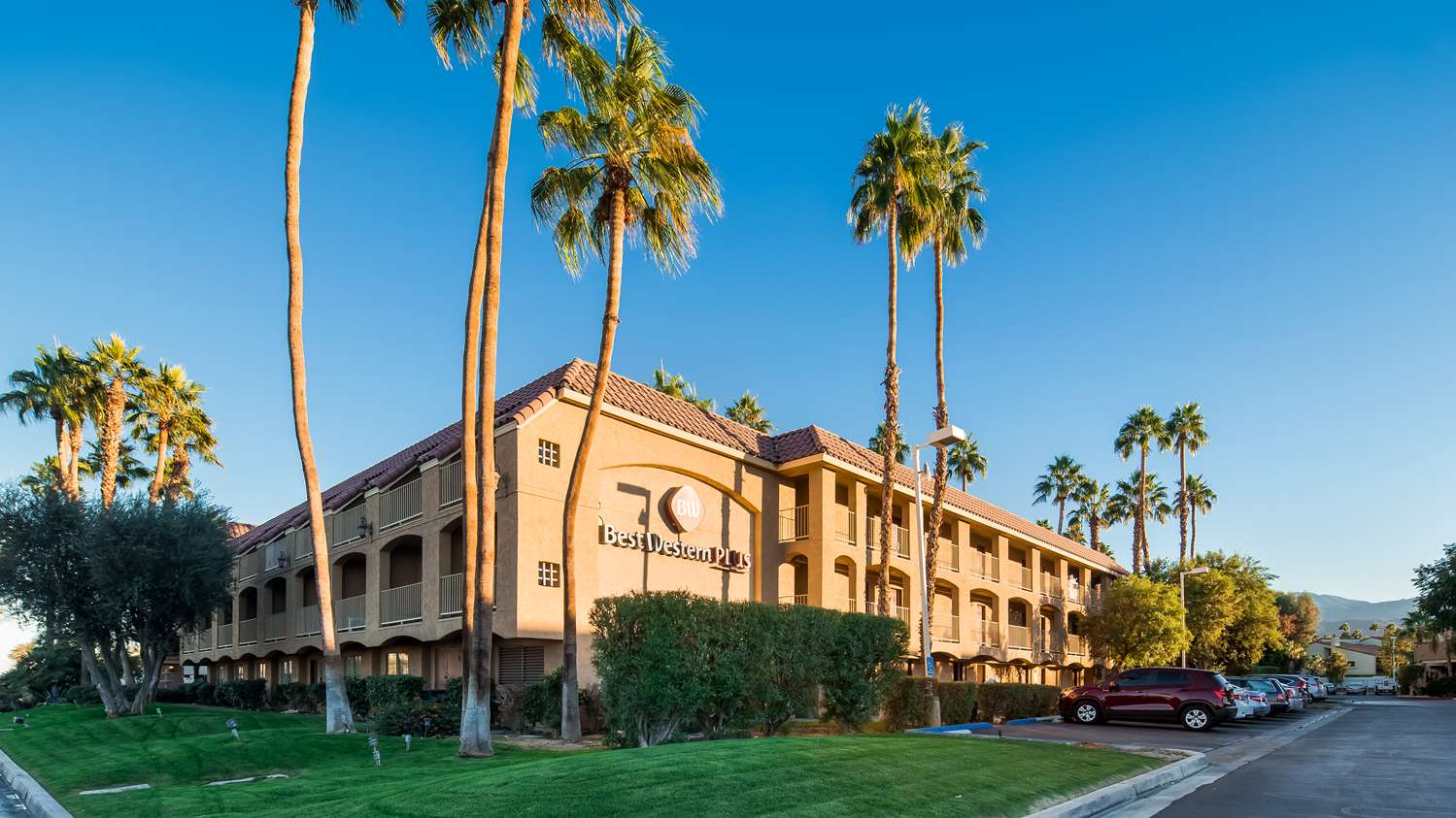 Pet Friendly Best Western Plus Palm Desert Resort in Palm Desert, California