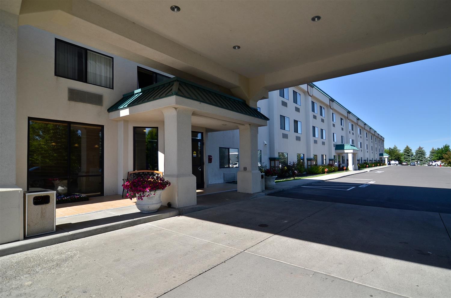 Pet Friendly Best Western Plus Twin Falls Hotel in Twin Falls, Idaho