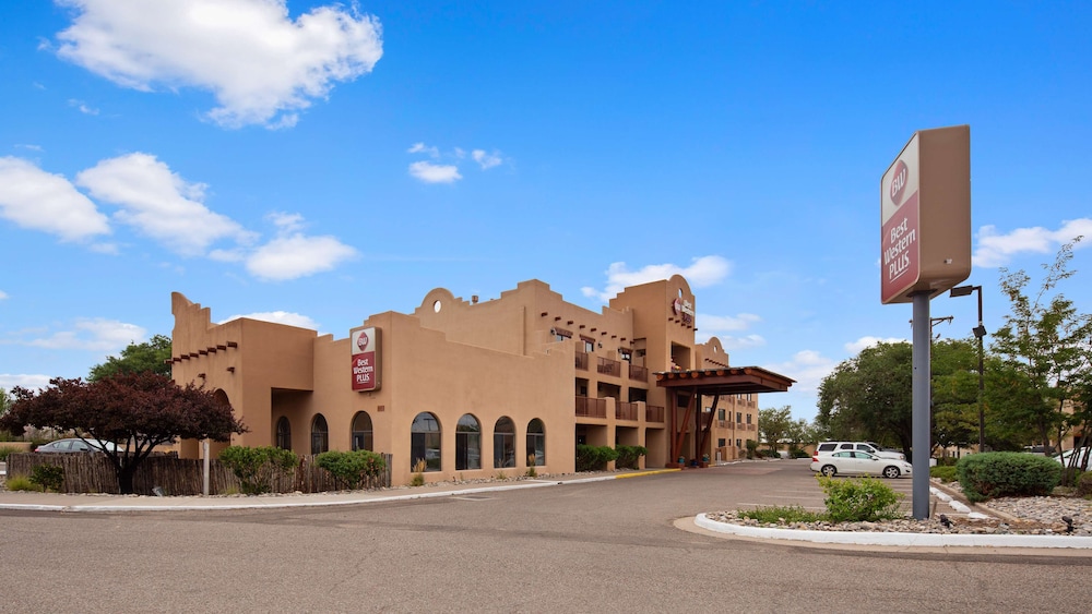 Pet Friendly Best Western Plus Inn Of Santa Fe in Santa Fe, New Mexico