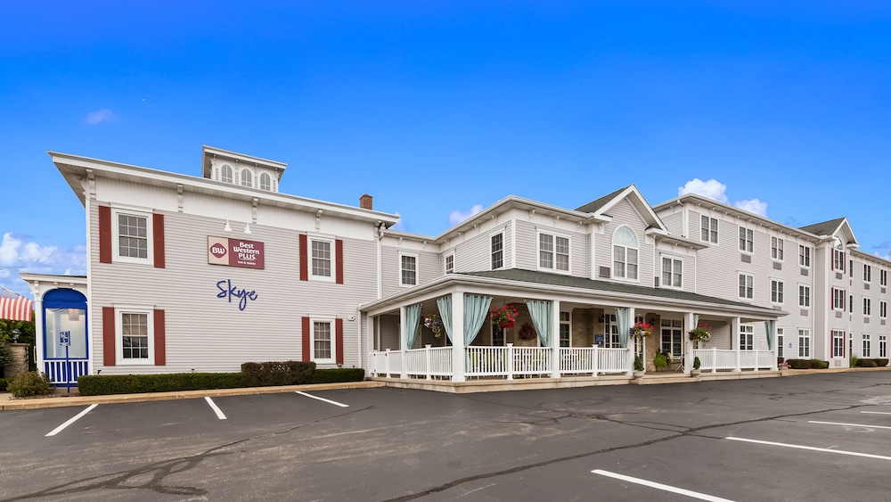 Pet Friendly Best Western Plus Lawnfield Inn & Suites in Mentor, Ohio