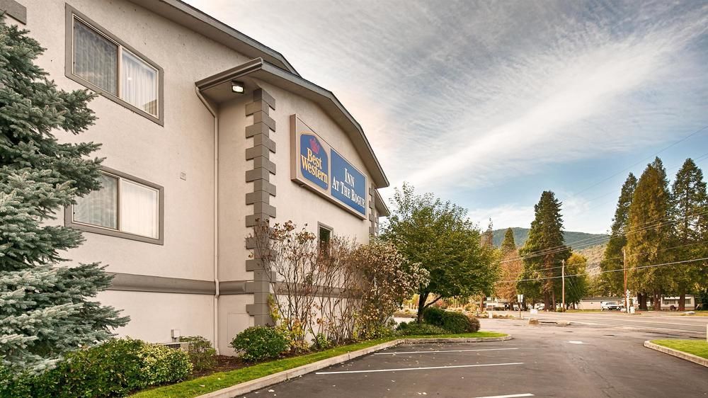 grants pass hotels pet friendly