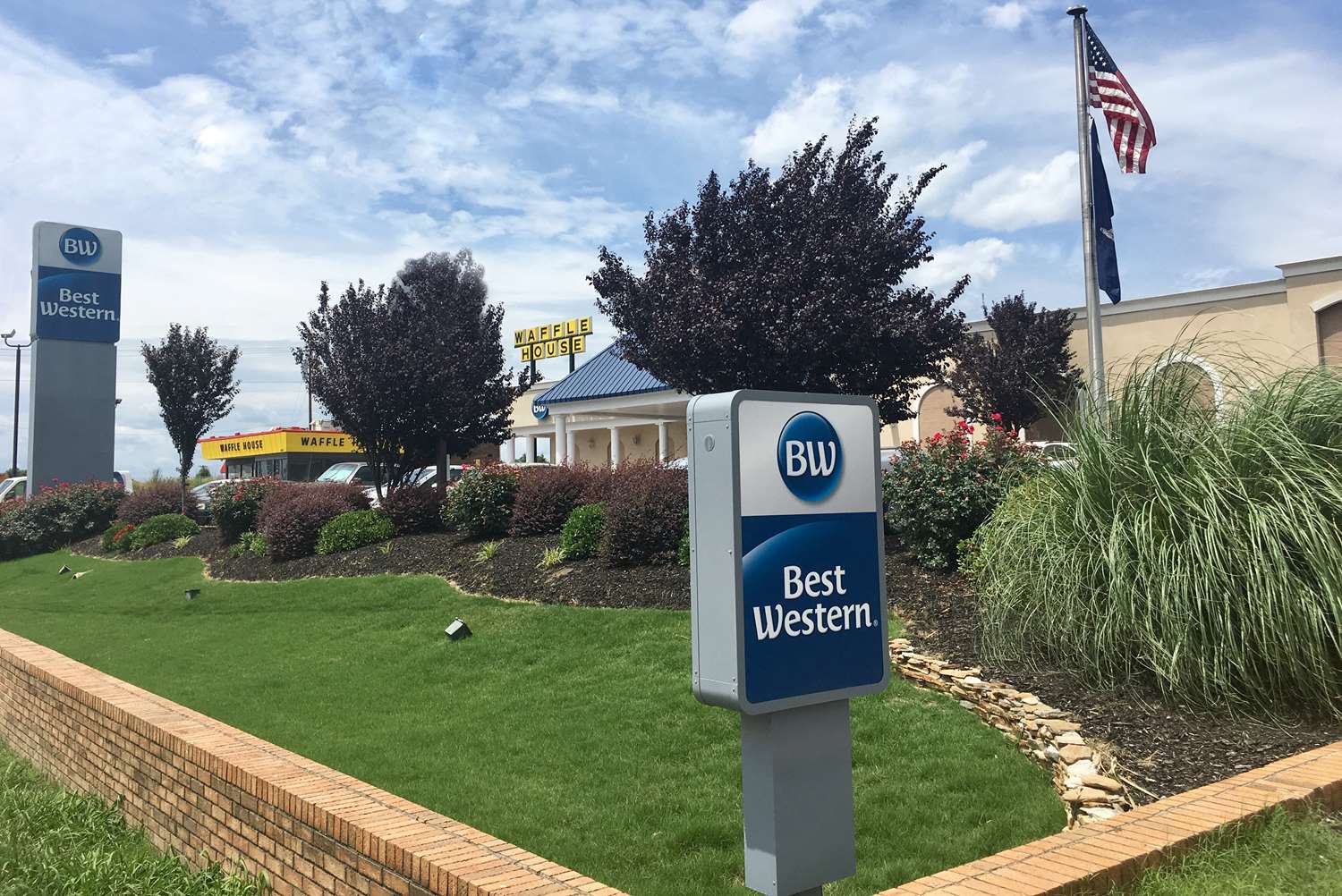 Pet Friendly Best Western Greenville Airport Inn in Greenville, South Carolina