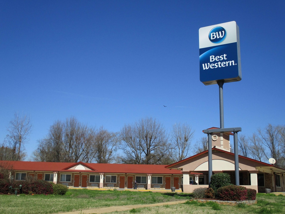 Pet Friendly Best Western Palestine Inn in Palestine, Texas