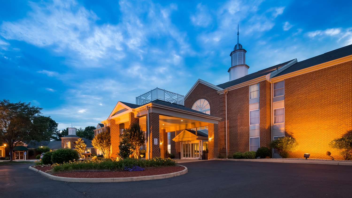 Pet Friendly Best Western Plus Inn At Hunt Ridge in Lexington, Virginia