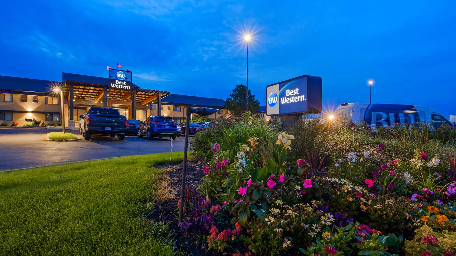 Pet Friendly Best Western West Towne Suites in Madison, Wisconsin