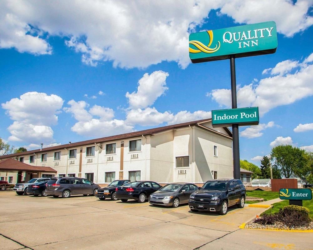 Pet Friendly Quality Inn in Forsyth, Illinois