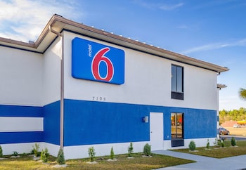 Pet Friendly Motel 6 Moss Point MS in Moss Point, Mississippi