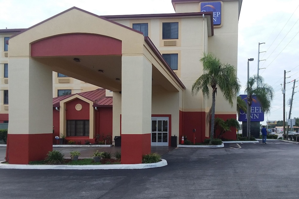 Pet Friendly Sleep Inn in Leesburg, Florida