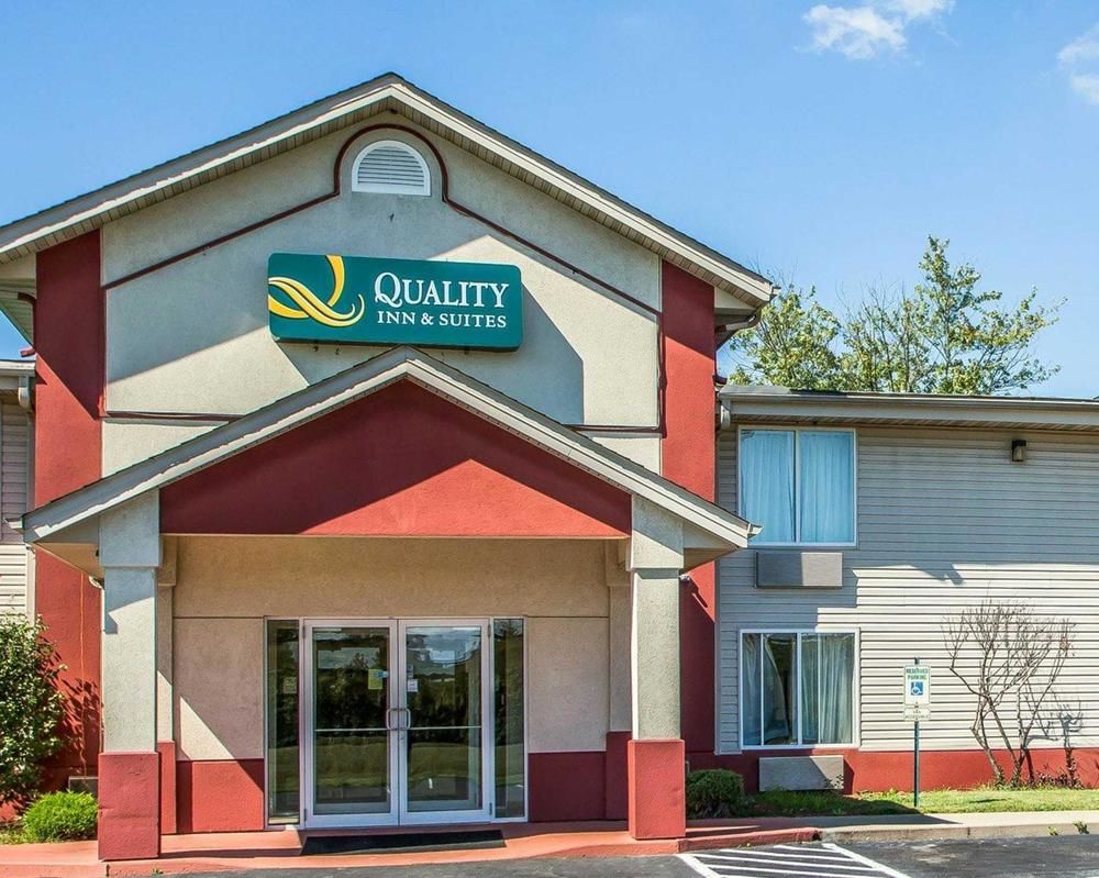 Pet Friendly Quality Inn & Suites Middletown - Franklin in Franklin, Ohio