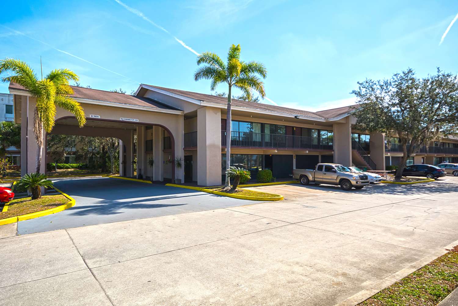 Pet Friendly Americas Best Value Inn & Suites in Melbourne, Florida