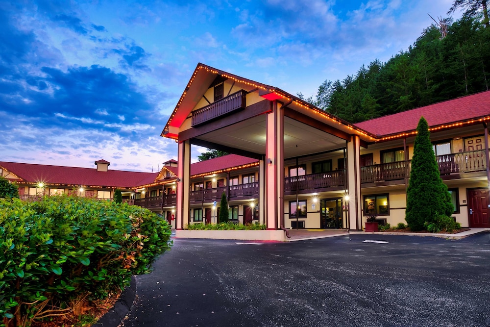 Pet Friendly Red Roof Inn Helen in Helen, Georgia