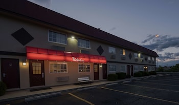 Pet Friendly Red Roof Inn Dayton Huber Heights in Dayton, Ohio