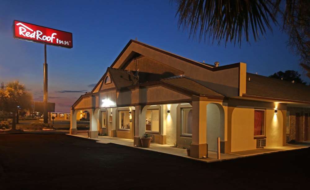 Pet Friendly Americas Best Value Inn in Santee, South Carolina