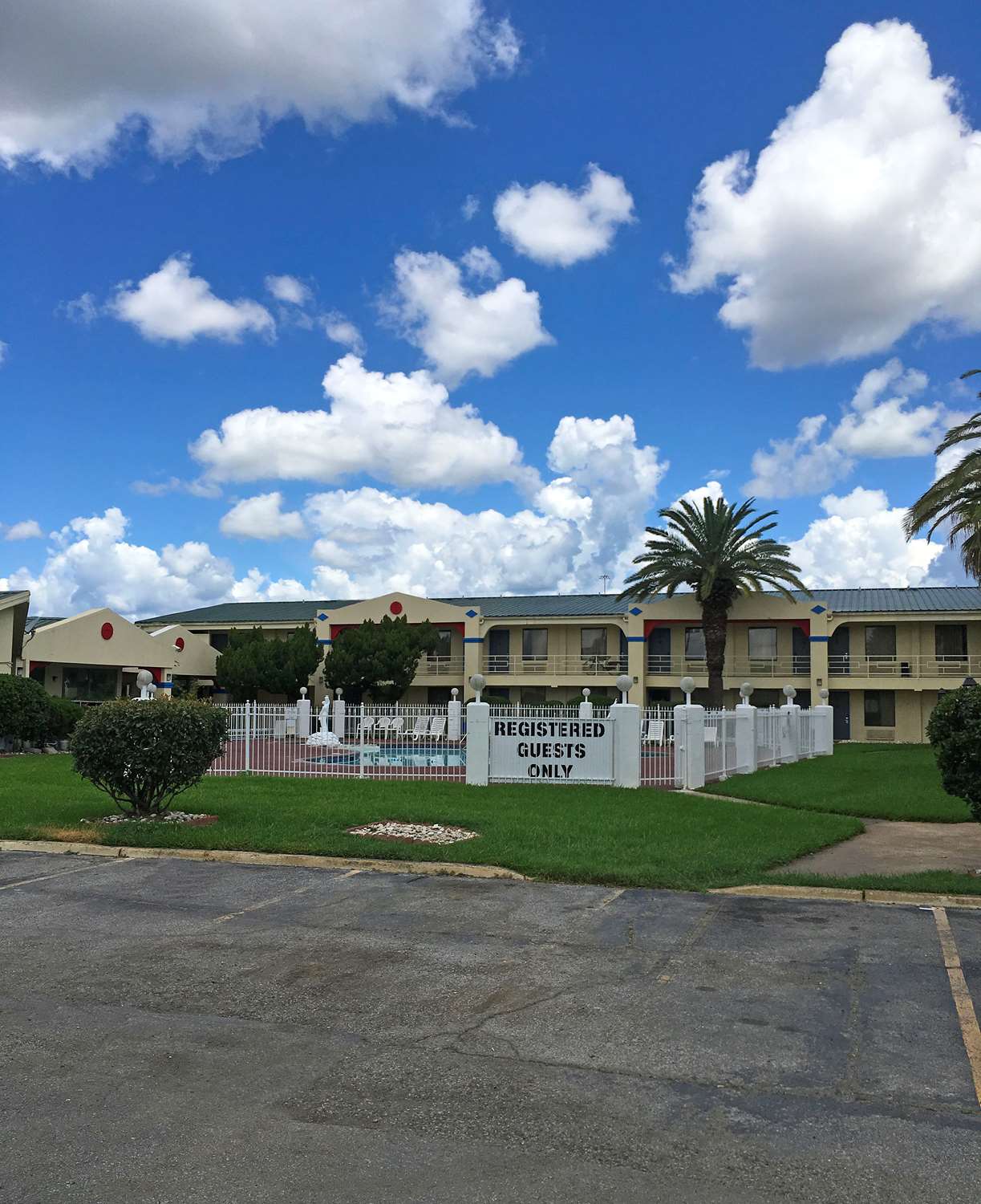 Pet Friendly Americas Best Value Inn-Beaumont / I-10 in Beaumont, Texas