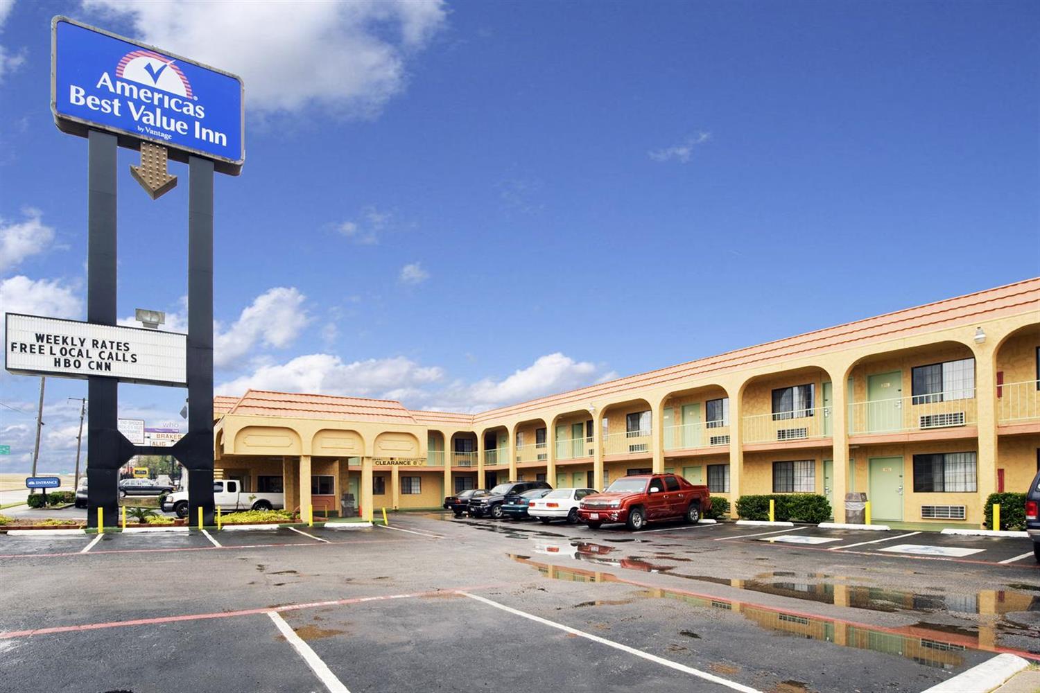 Pet Friendly Americas Best Value Inn in Dallas, Texas