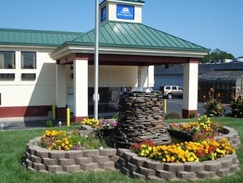 Pet Friendly Americas Best Value Inn in South Hill, Virginia