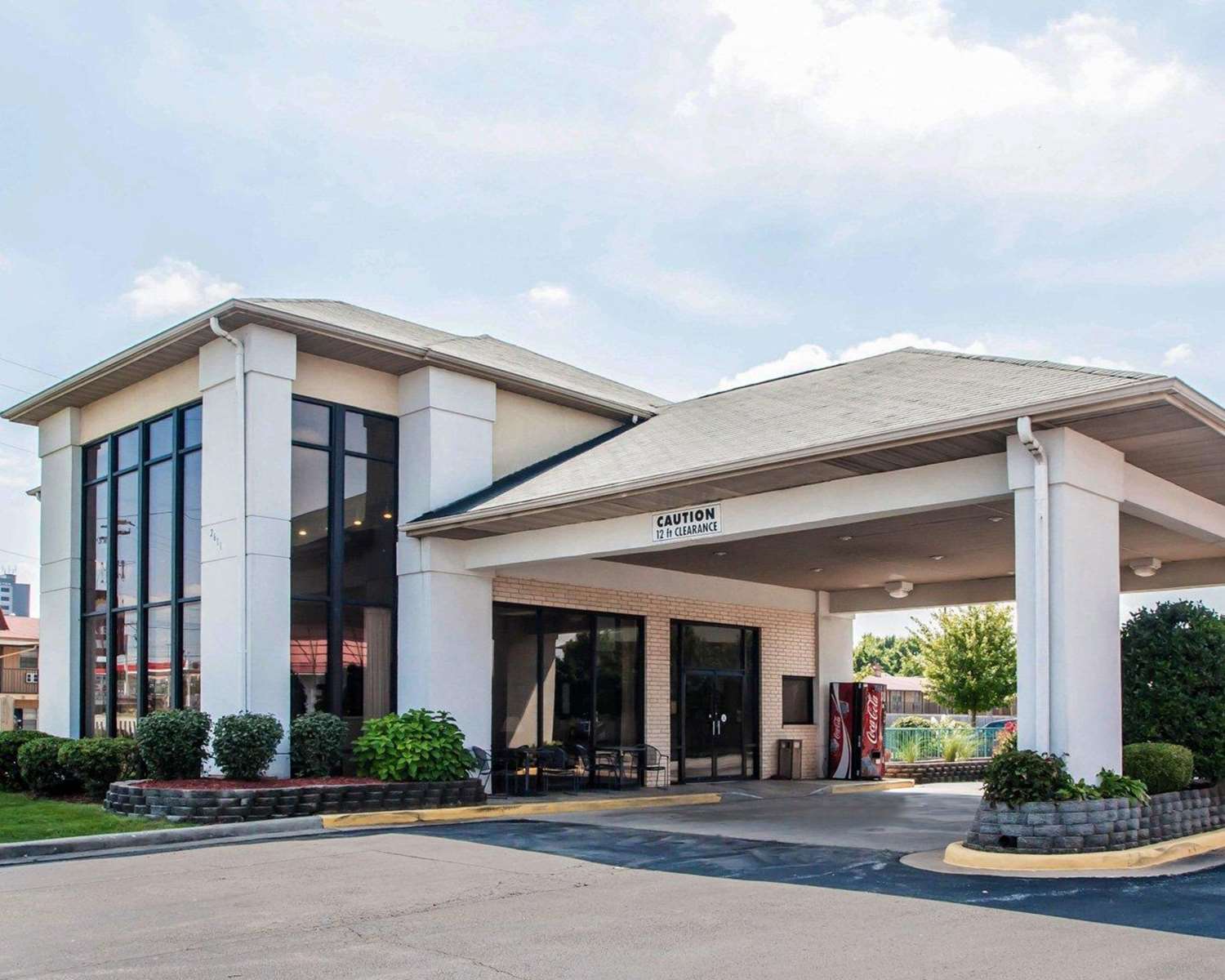 Pet Friendly Econo Lodge I-44 - Exit 80 in Springfield, Missouri