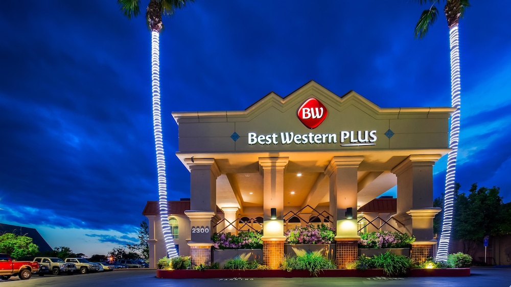 Pet Friendly Best Western Plus Hilltop Inn in Redding, California