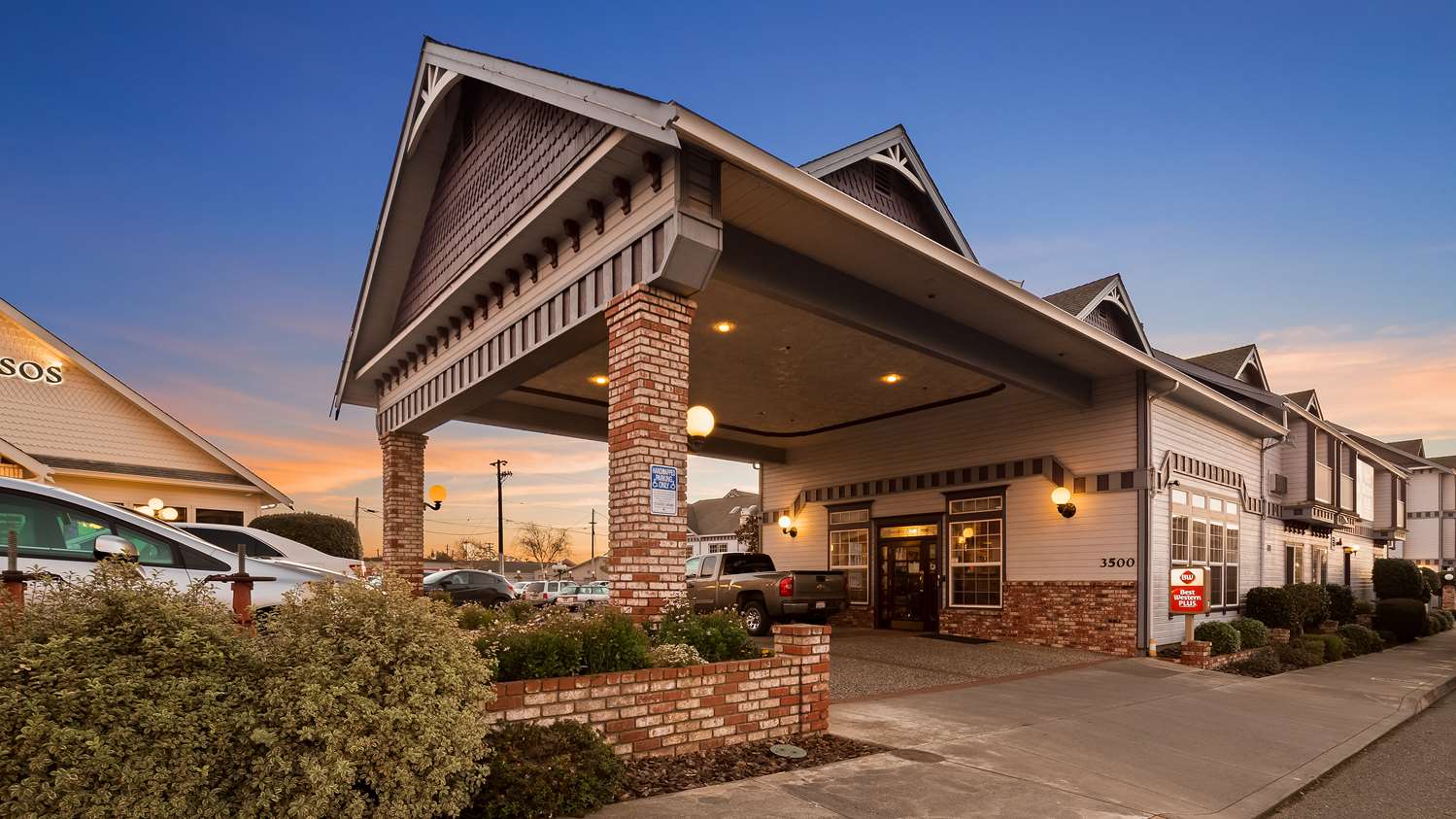 Pet Friendly Best Western Plus Bayshore Inn in Eureka, California