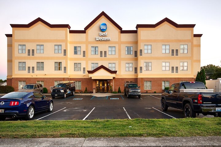 Pet Friendly Best Western Airport Suites in Indianapolis, Indiana