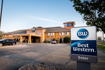 Pet Friendly Best Western Topeka Inn & Suites in Topeka, Kansas