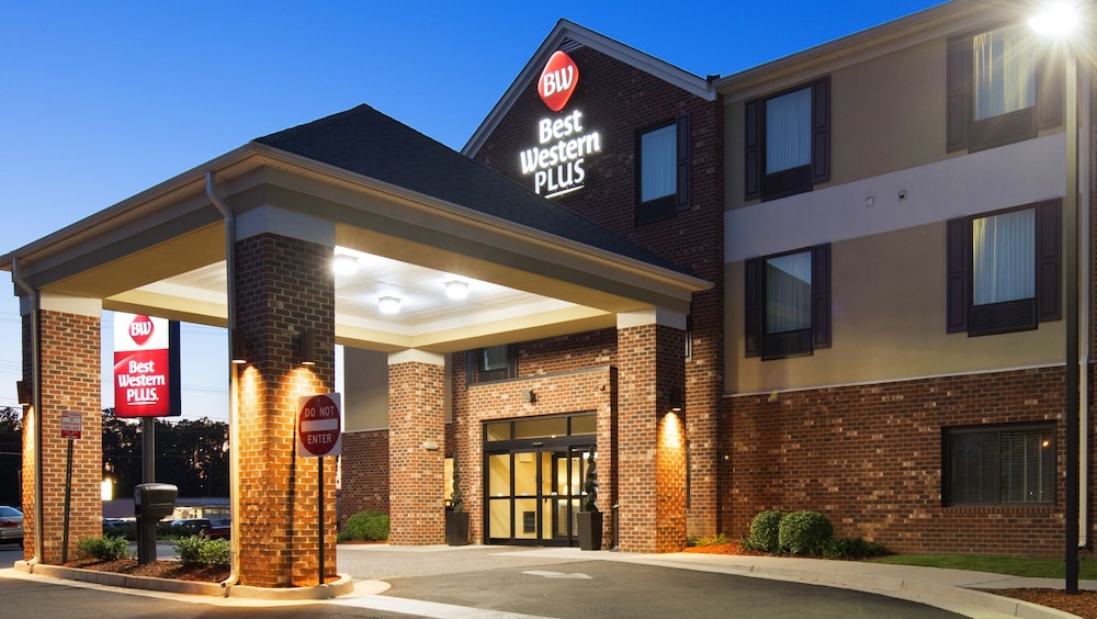 Pet Friendly Best Western Plus Glen Allen Inn in Glen Allen, Virginia