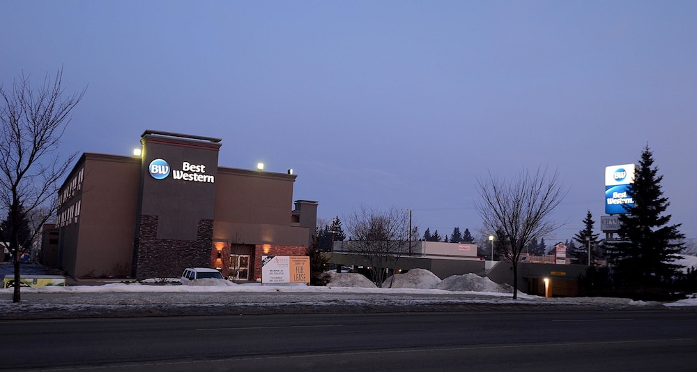 Pet Friendly Best Western Airdrie in Airdrie, Alberta