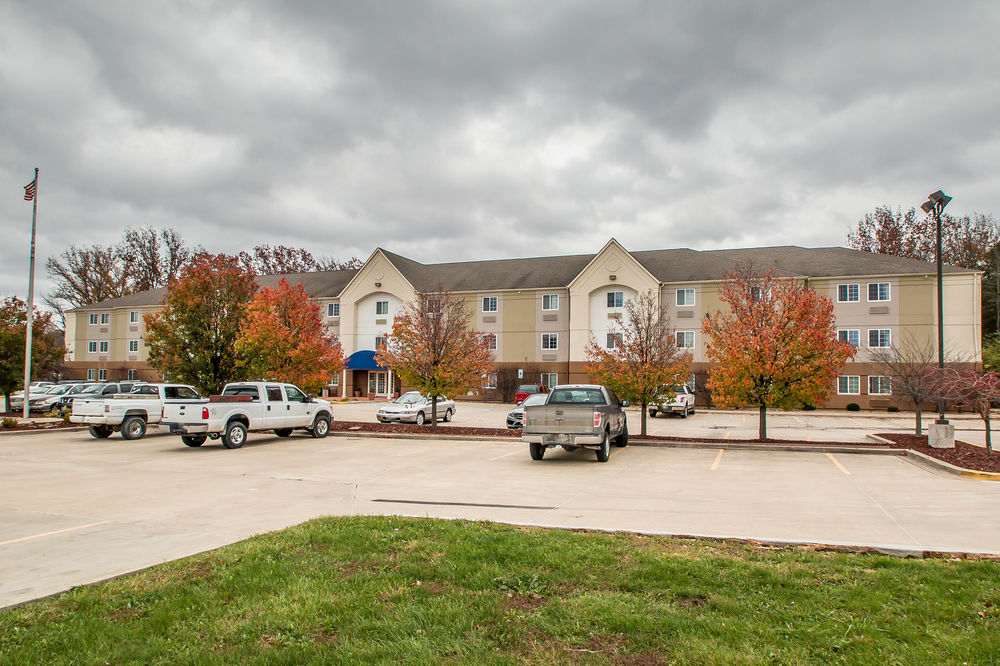 Pet Friendly Suburban Extended Stay Hotel Columbia - Hwy 63 & I-70 in Columbia, Missouri