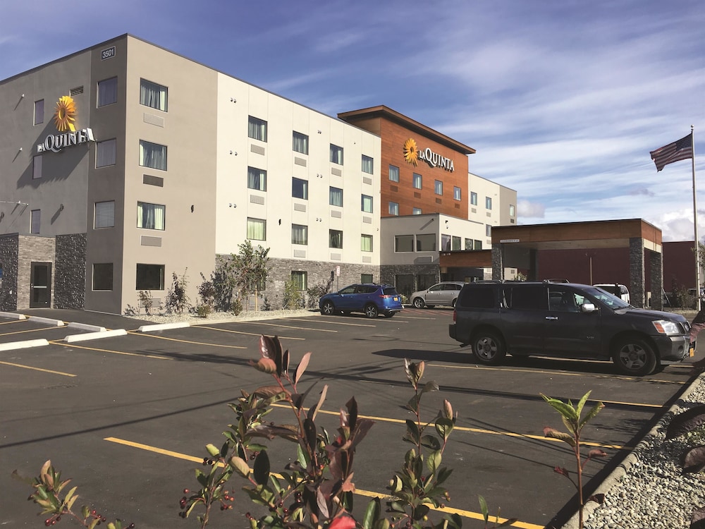 Pet Friendly La Quinta Inn & Suites Anchorage Airport in Anchorage, Alaska