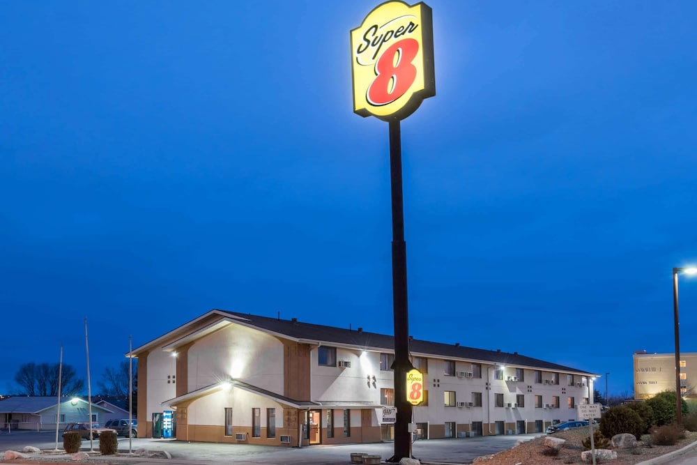 Pet Friendly Super 8 Bismarck in Bismarck, North Dakota