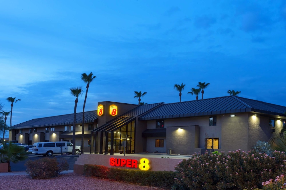 Pet Friendly Super 8 Chandler in Chandler, Arizona