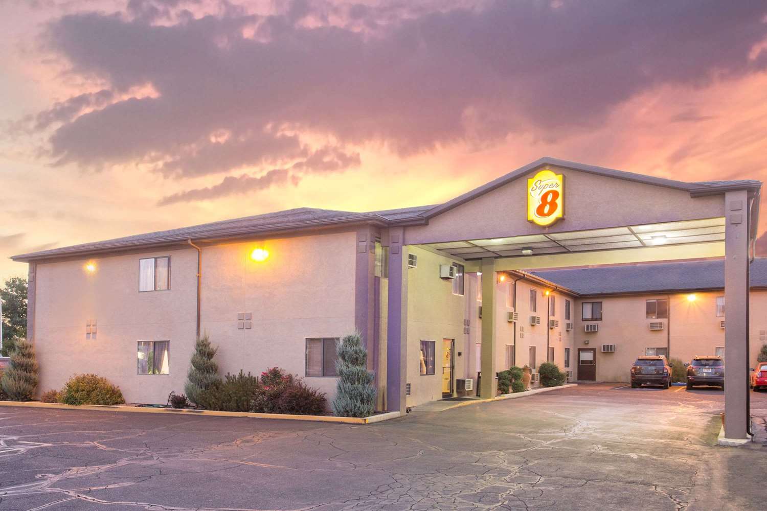 Pet Friendly Super 8 Elko in Elko, Nevada