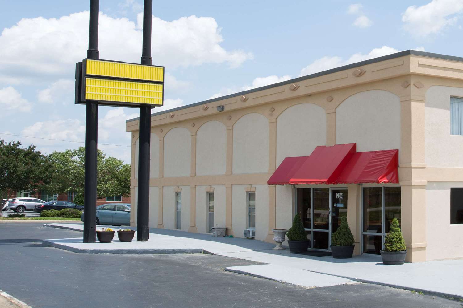 Pet Friendly Super 8 Greensboro in Greensboro, North Carolina