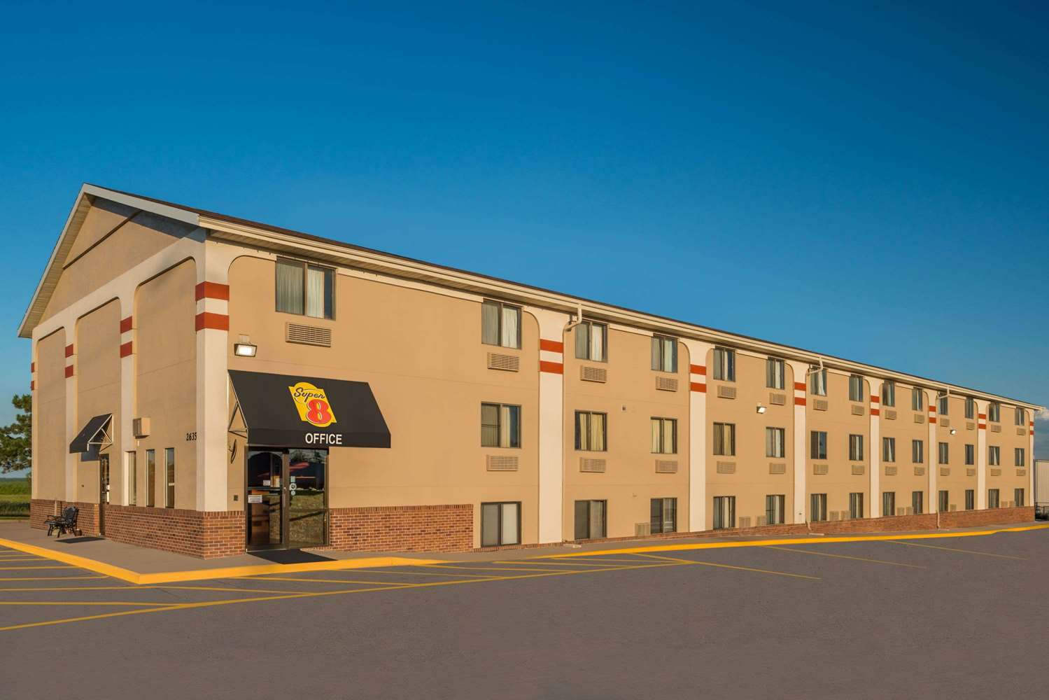 Pet Friendly Super 8 Lincoln West in Lincoln, Nebraska