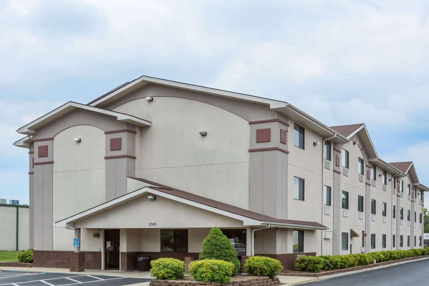 Pet Friendly Super 8 Motel - Danville in Danville, Kentucky