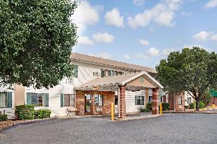 Pet Friendly Super 8 Motel - West Memphis in West Memphis, Arkansas