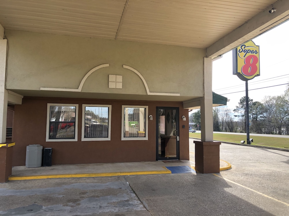 Pet Friendly Super 8 Natchitoches in Natchitoches, Louisiana