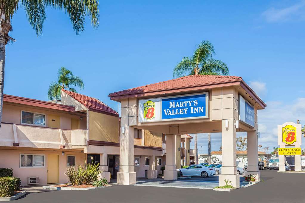 Pet Friendly Super 8 Oceanside in Oceanside, California